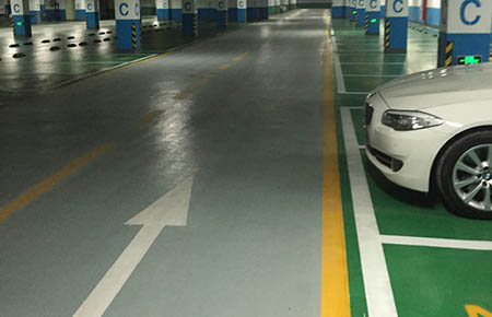 停車庫(kù)環(huán)氧地坪樹脂地坪漆使用中要注意什么？
